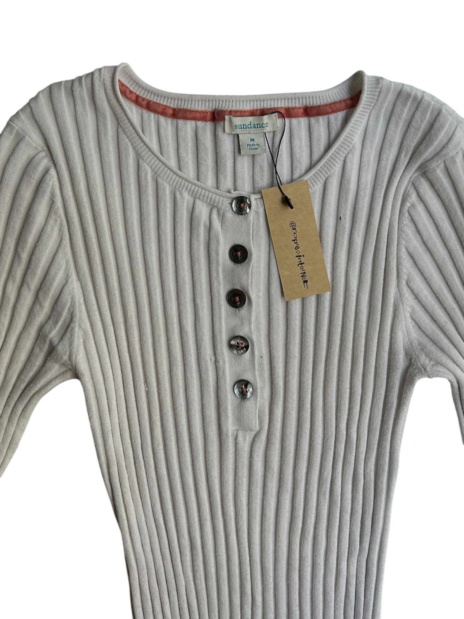 top blanco botones