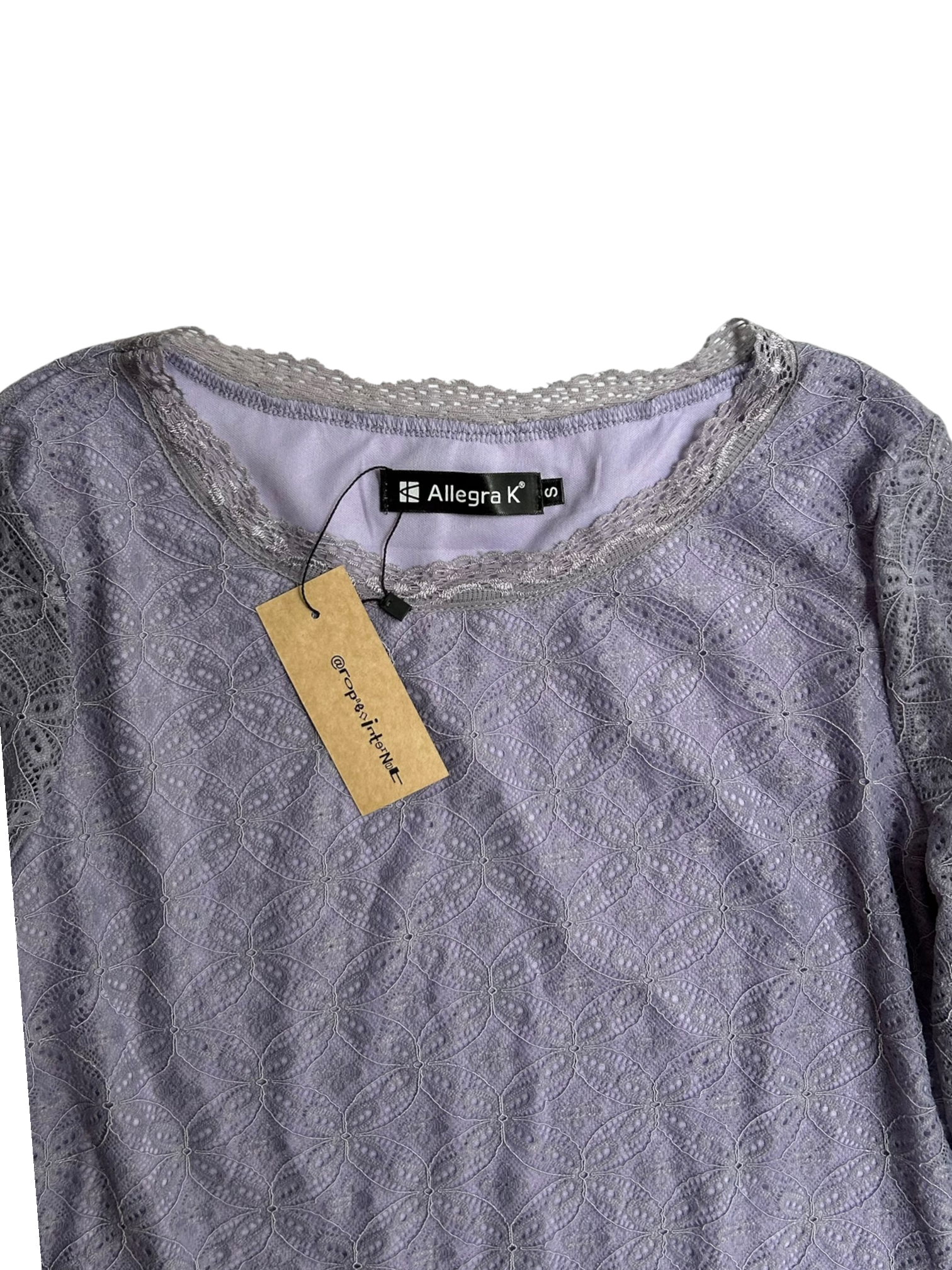 top encaje lila