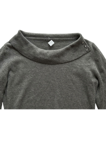 suéter cashmere gris