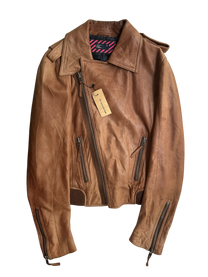 chaqueta café asimétrica