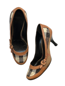 tacones burberry