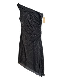 vestido asimétrico brillos